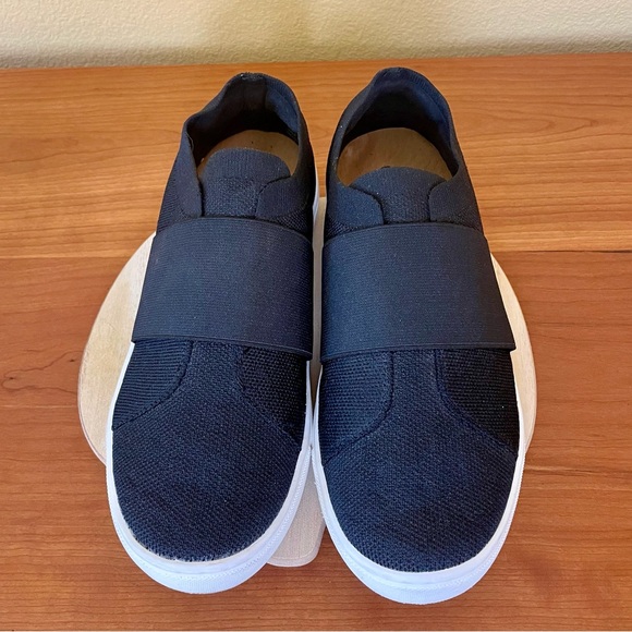 Lane Bryant Slip On Sneaker Black Mesh Tennis Shoe Size 8.5 Wide - Picture 3 of 11